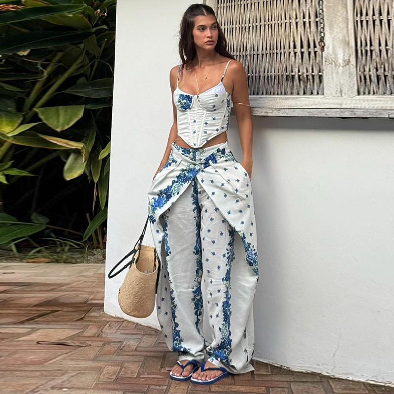 ชุดเซ็กซี่พิมพ์ลาย เสื้อกั๊ก ก - Romper Floral Print บทวิจารณ์และราคา