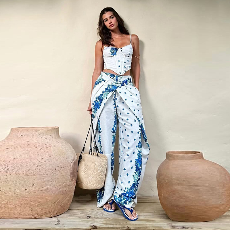 ชุดเซ็กซี่พิมพ์ลาย เสื้อกั๊ก ก - Romper Floral Print บทวิจารณ์และราคา