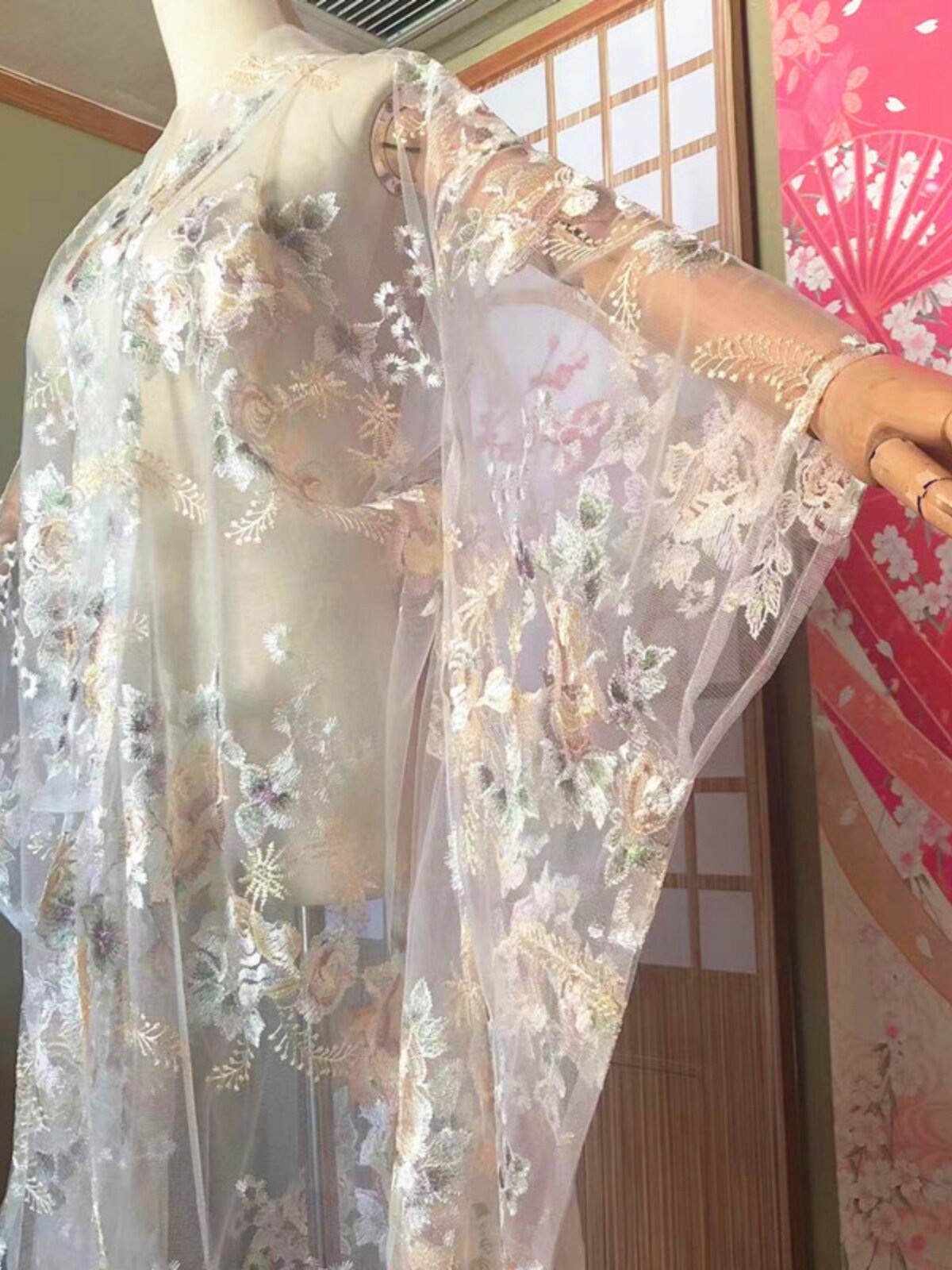 ชุดกิโมโนสไตล์ญี่ปุ่น ปักลายดอ - Kimono Sheer Floral บทวิจารณ์และราคา